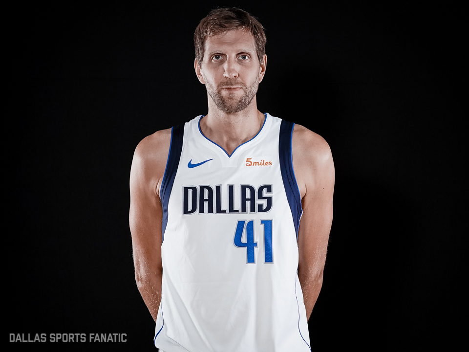 dirk nowitzki dog jersey